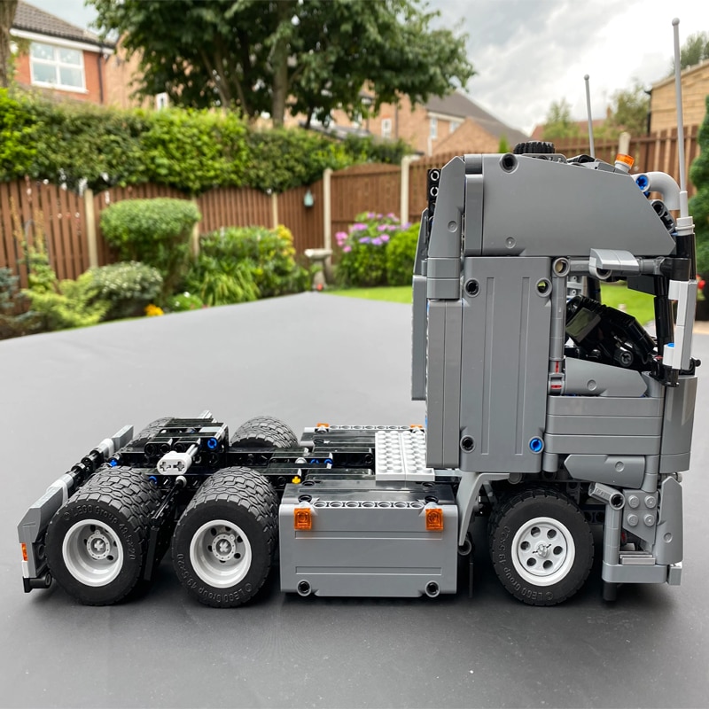 LEGO MOC Technic Volvo FMX 6x6 Tipper Dump Truck by verdigris