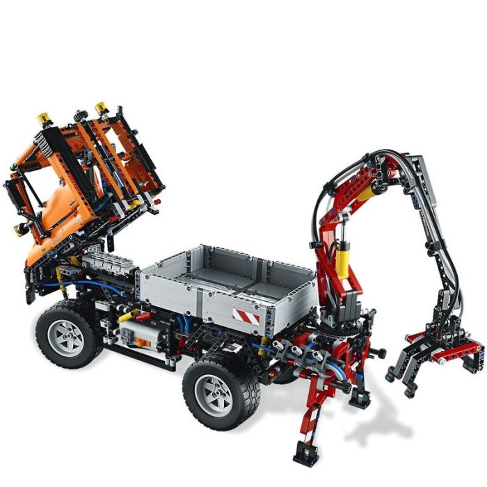 2048PCS RC 4x4 Unimog U400 With articulated crane winch technology Snowplow ChildrenToy Christmas Blocks Birthday Gift 2 - LEPIN LEPIN Store